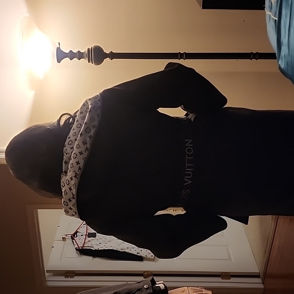 Louis Vuitton Black Coat with Gray Monogram - Picture 8 of 10